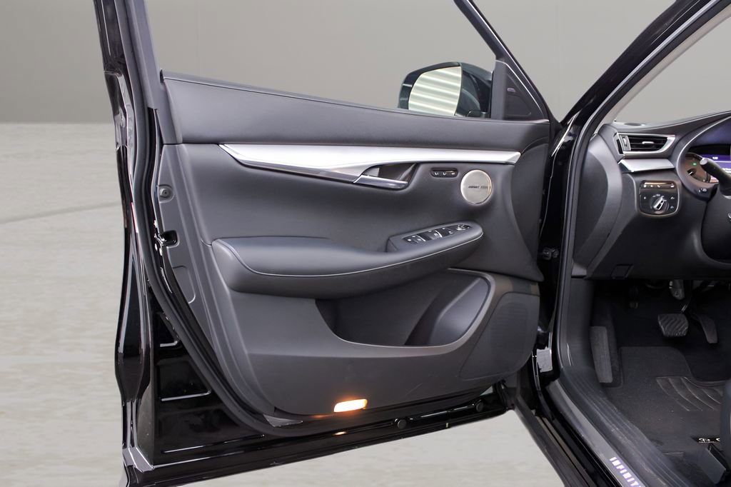 Used 2021 INFINITI QX50 Sensory image 26