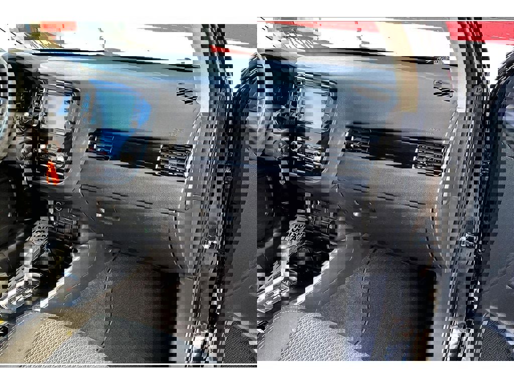 Used 2020 Mitsubishi Outlander ES image 17