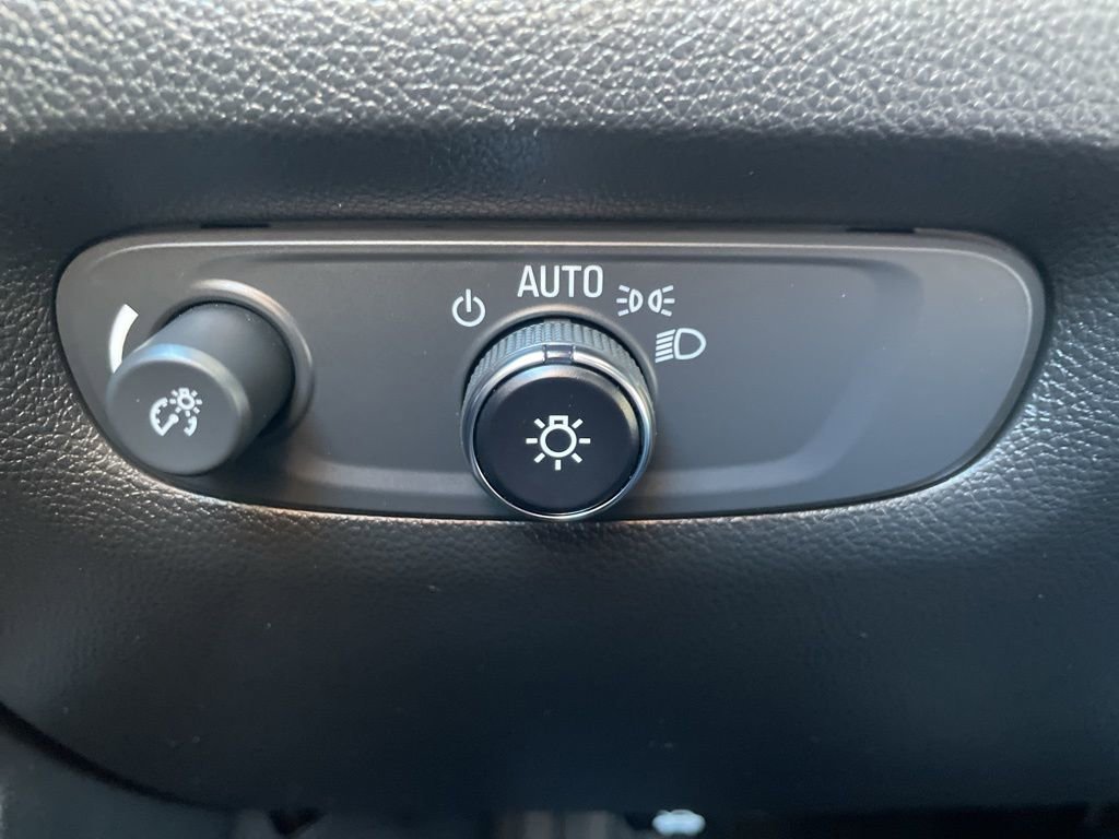 Used 2023 Chevrolet Traverse LT AWD/4WD image 28