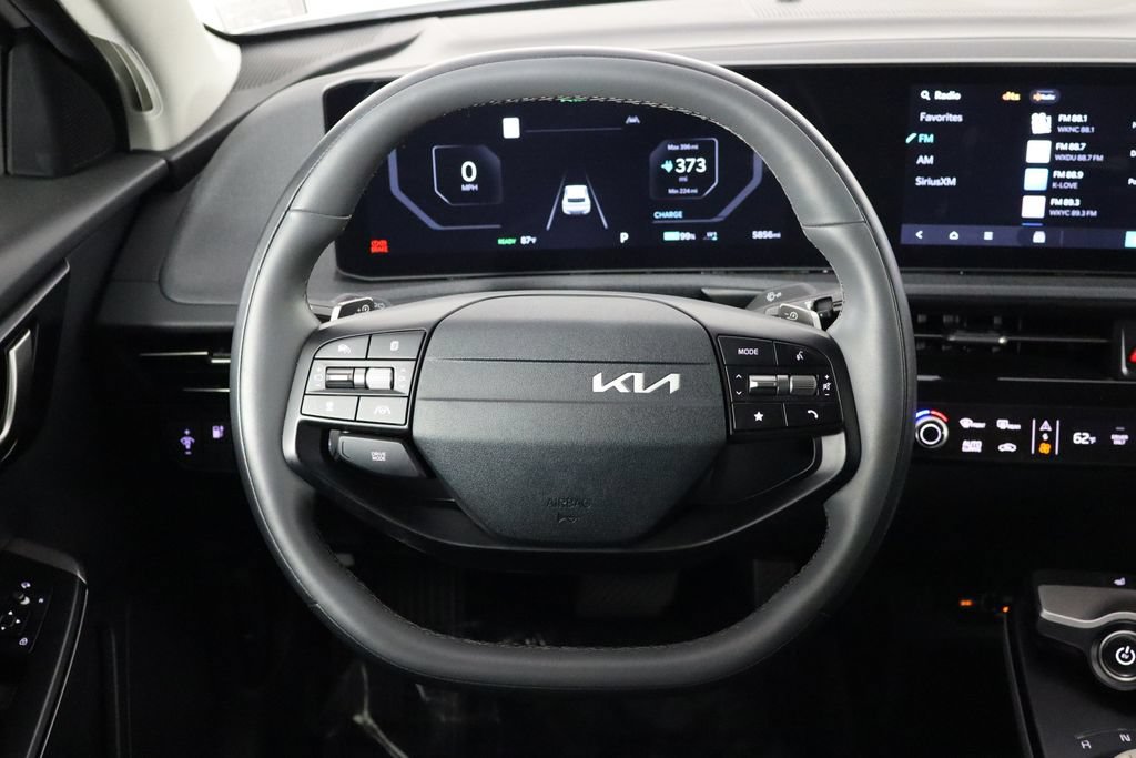 Used 2025 Kia EV6 Light w/ Light LR Technology Package RWD image 7