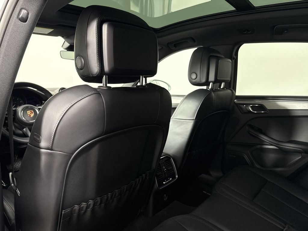 Certified 2025 Porsche Macan image 25