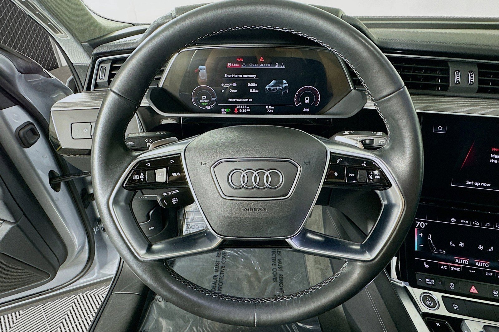 Used 2023 Audi e-tron Premium image 19