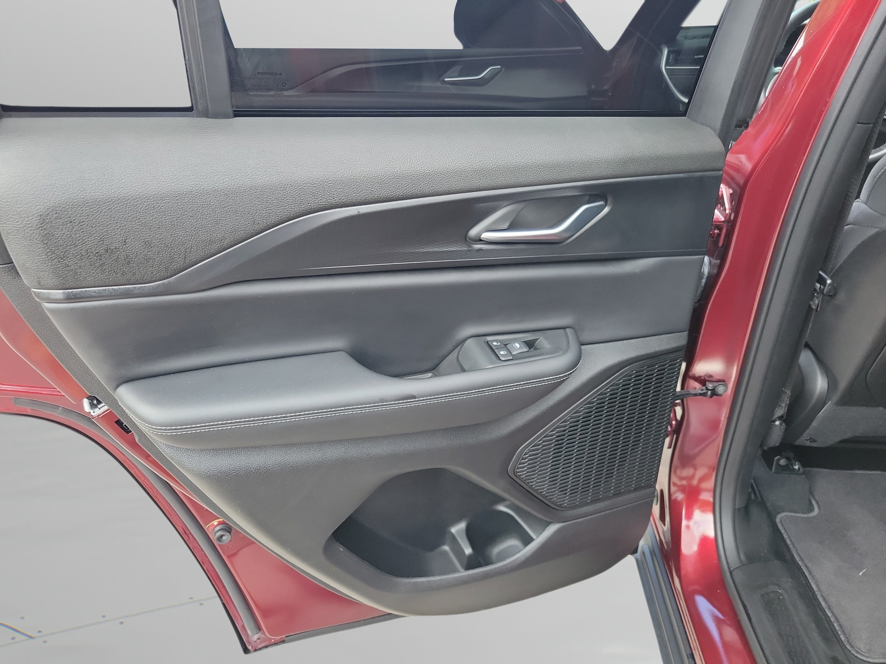 Used 2025 Jeep Grand Cherokee Laredo X RWD image 11