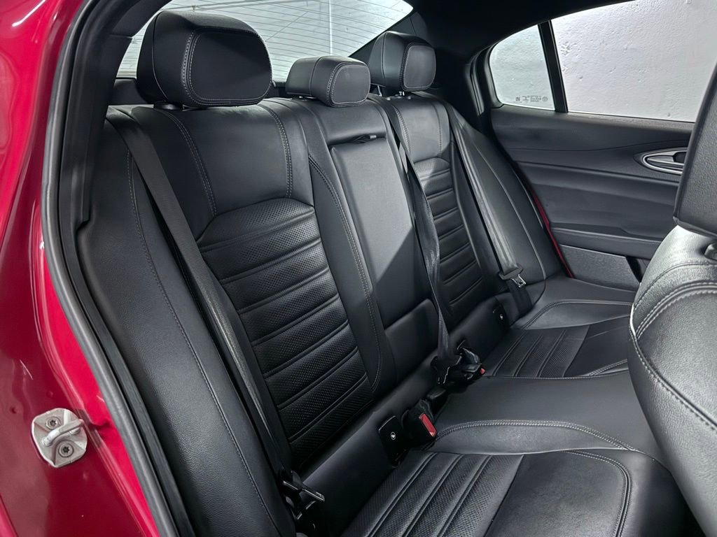Used 2022 Alfa Romeo Giulia Veloce image 24