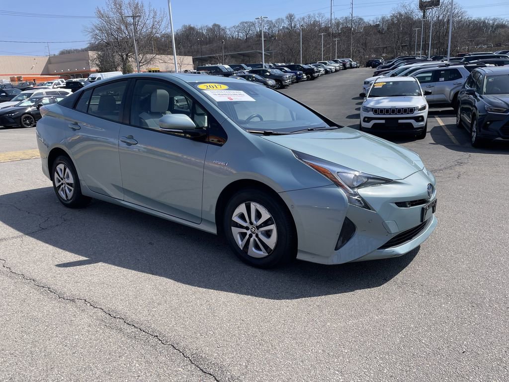Used 2017 Toyota Prius Four w/ Advanced Technology Package image 6