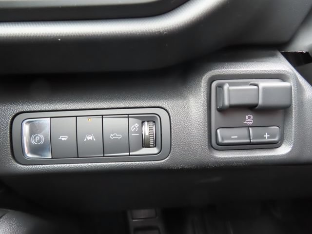 Certified 2024 Chevrolet Silverado EV W/T AWD/4WD image 32