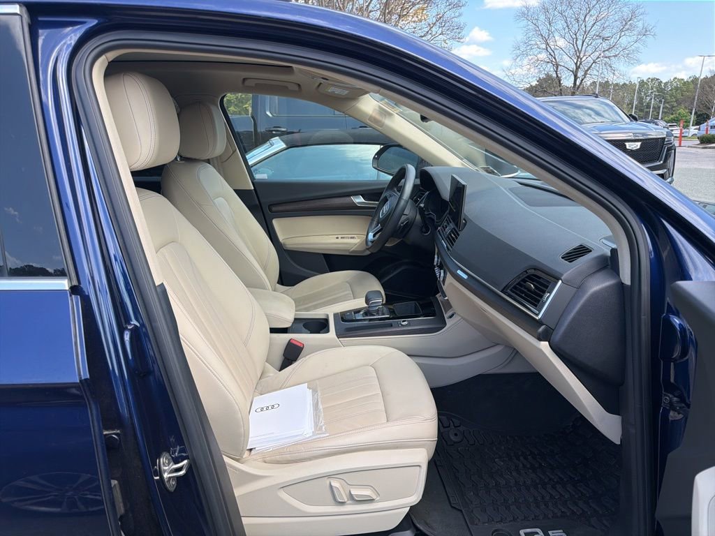 Used 2023 Audi Q5 2.0T Premium Plus w/ Premium Plus Package image 12