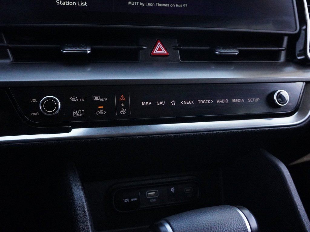 Used 2023 Kia Sportage EX image 42