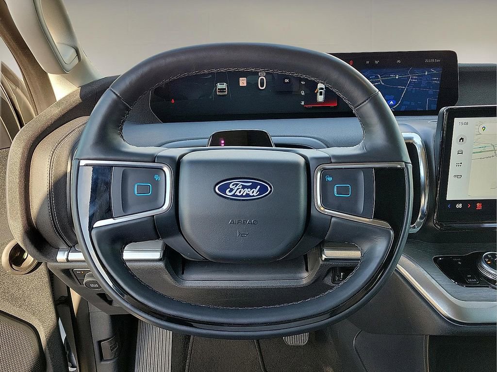 Used 2025 Ford Expedition Platinum image 20