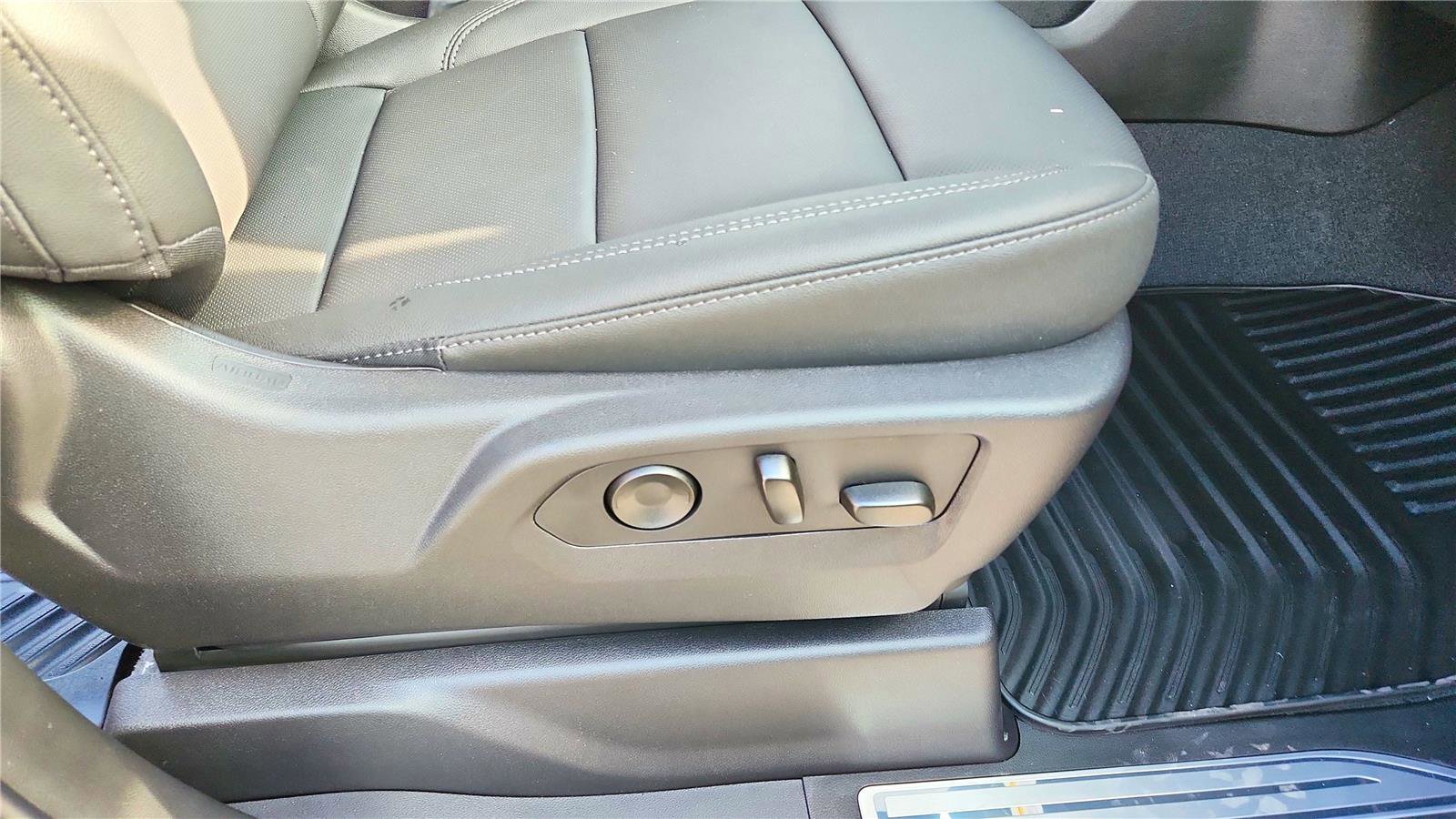 New 2026 Chevrolet Silverado 3500 LTZ w/ LTZ Premium Package image 29