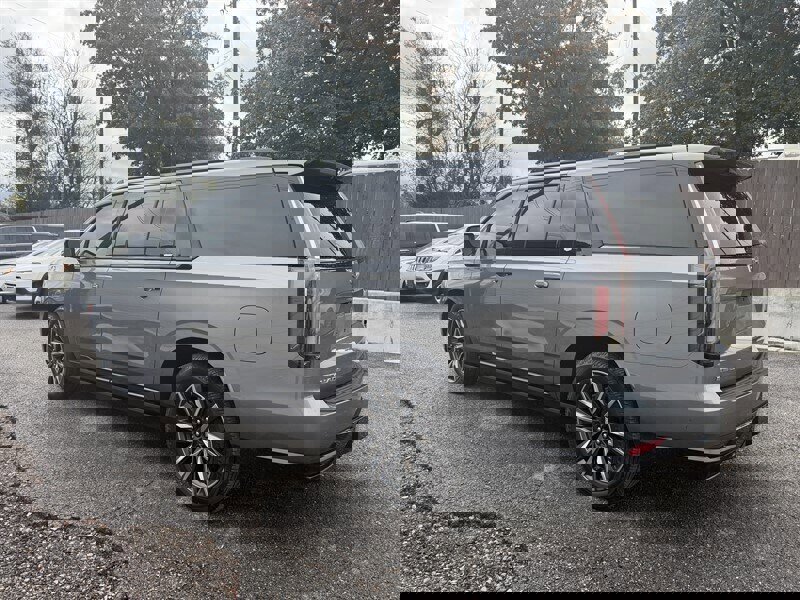 Used 2021 Cadillac Escalade ESV Sport w/ Driver Assist Tech Package image 7