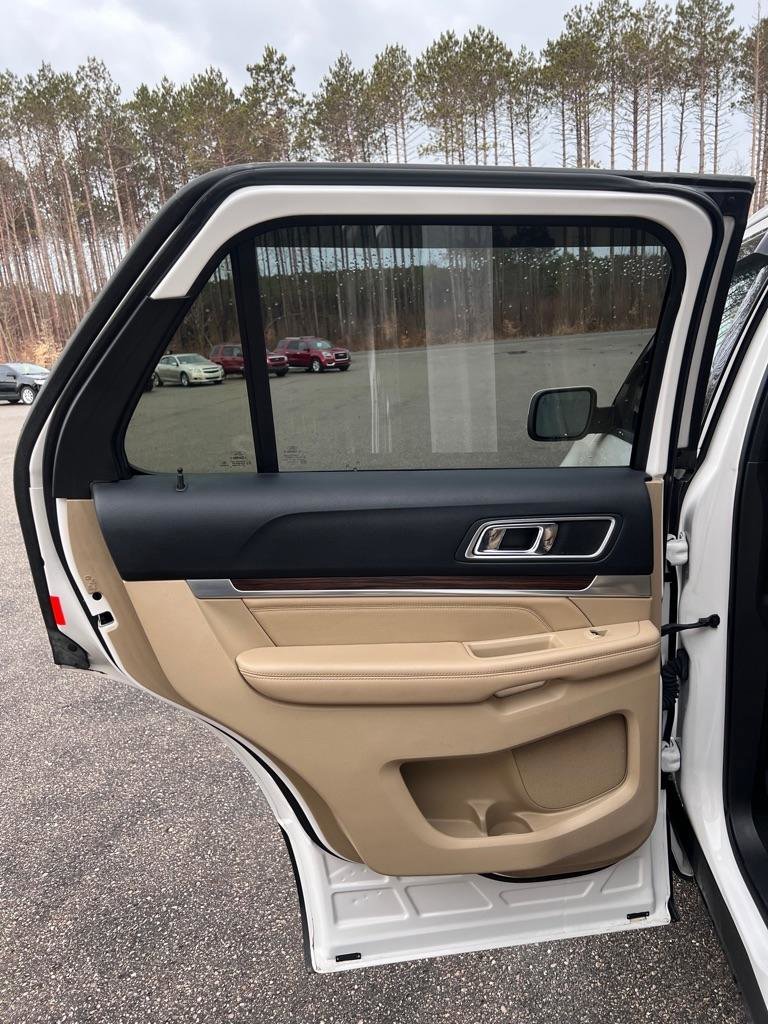 Used 2016 Ford Explorer Limited w/ Equipment Group 301A AWD/4WD image 17
