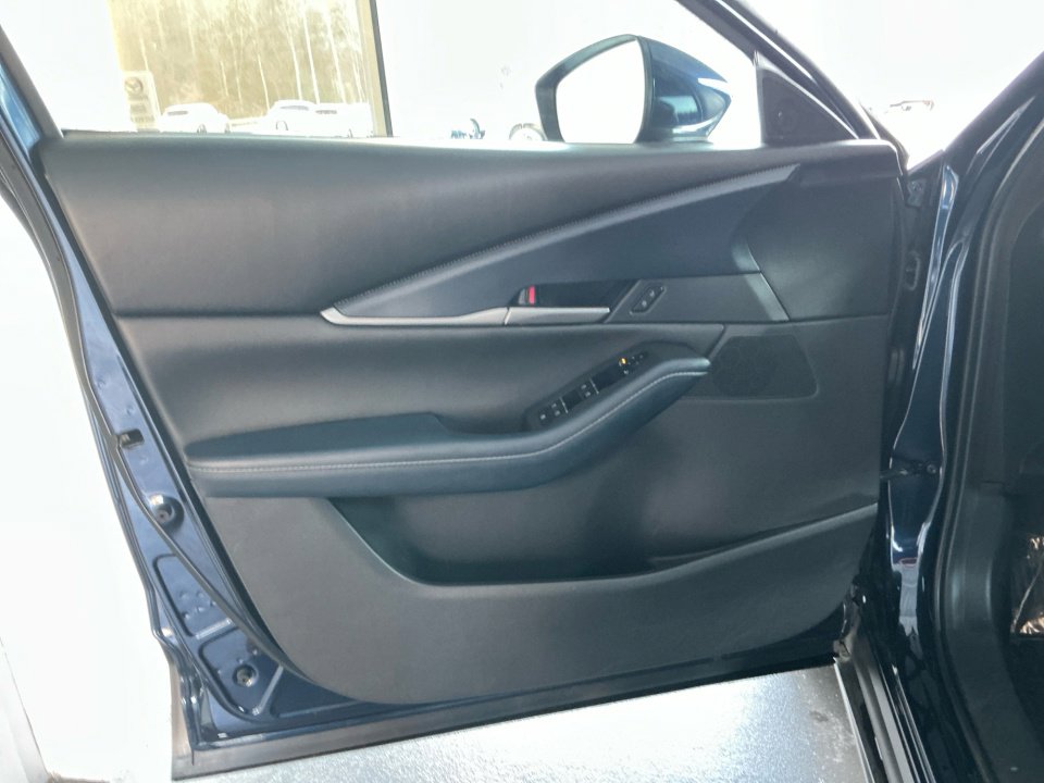 Used 2020 MAZDA CX-30 FWD w/ Select Package image 30