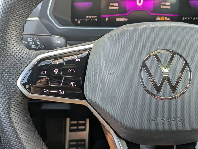 Used 2023 Volkswagen Tiguan SE R-Line FWD image 20