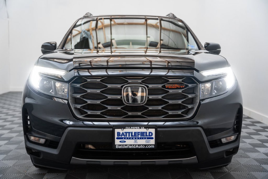 Used 2022 Honda Passport TrailSport image 2