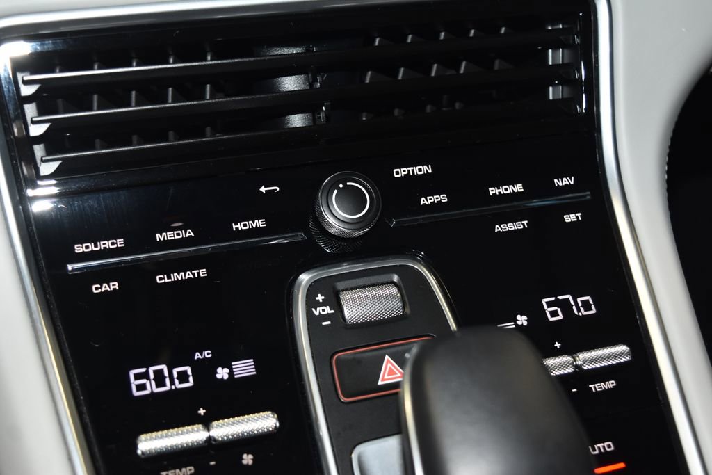 Used 2023 Porsche Panamera 4 Platinum Edition image 16