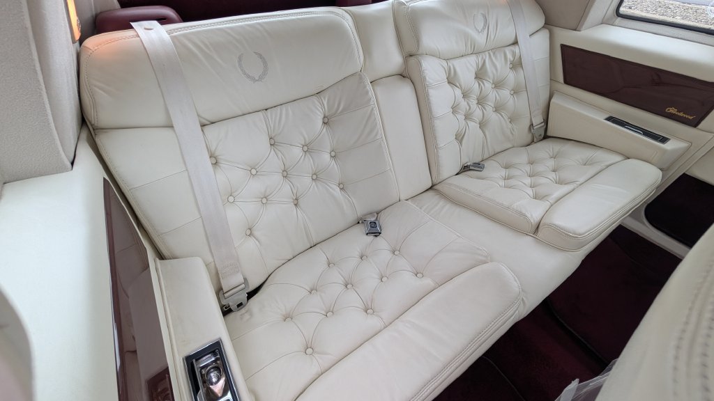 Used 1992 Cadillac Fleetwood Coupe FWD image 15