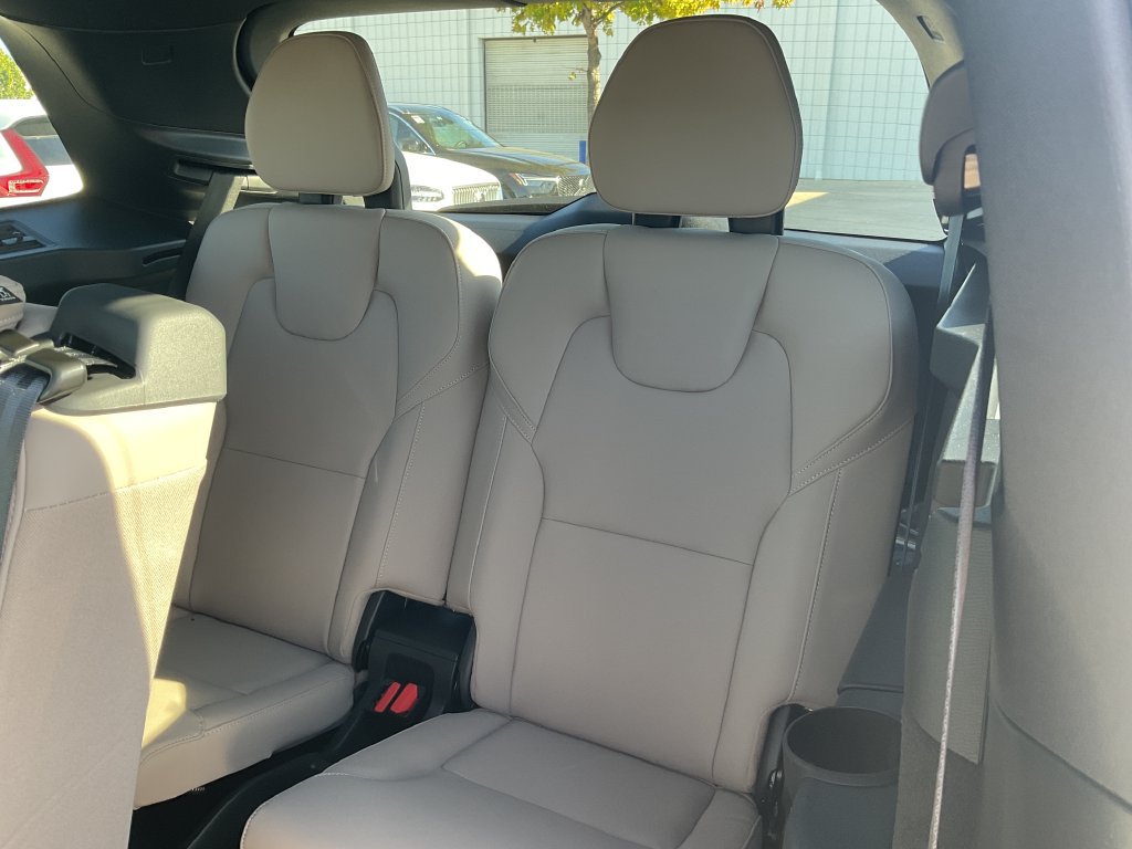 New 2027 Volvo XC90 B6 Plus AWD/4WD image 15