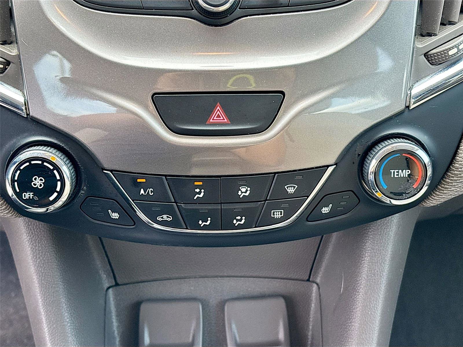 Used 2018 Chevrolet Cruze LT w/ Convenience Package image 15