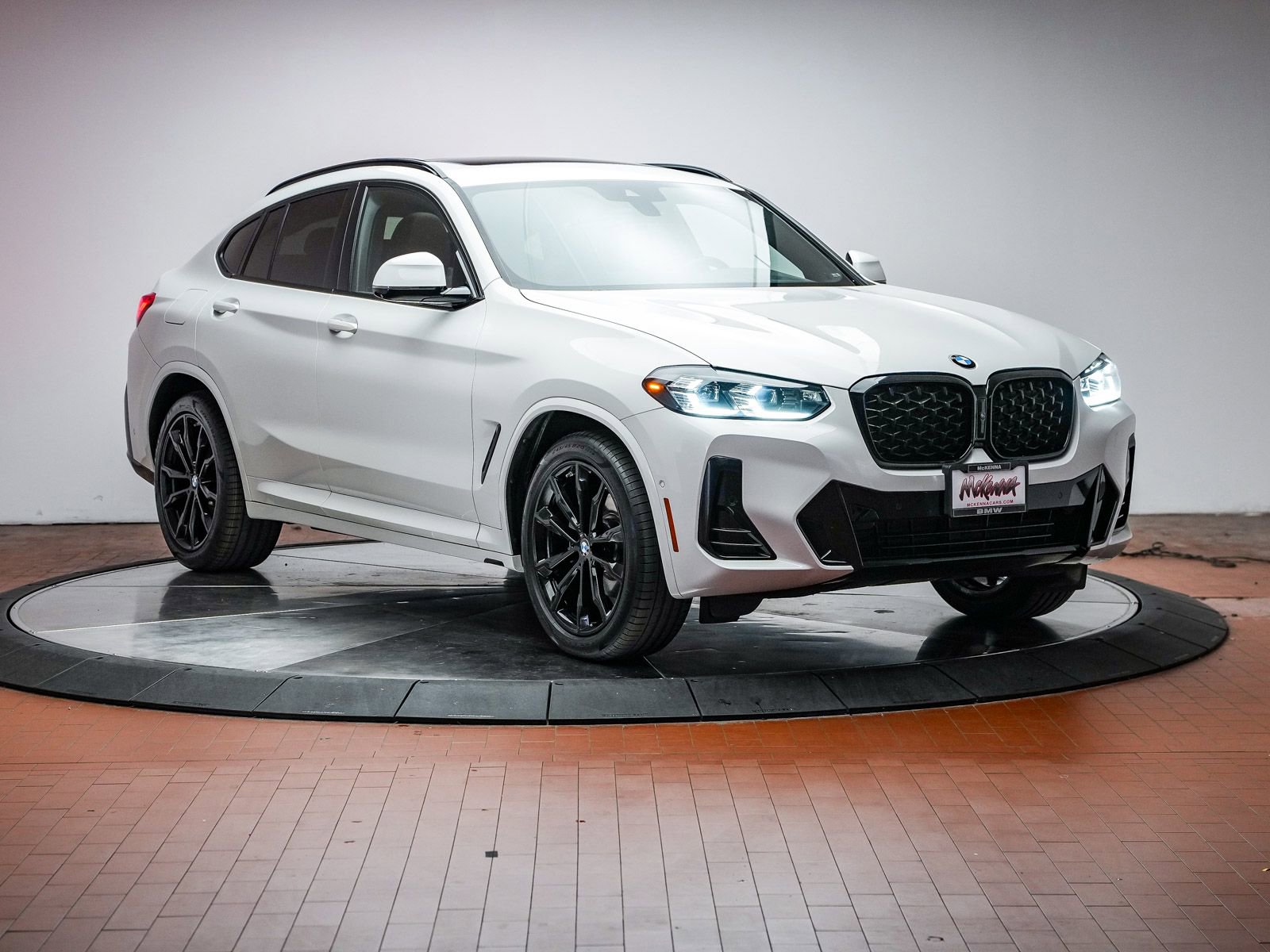 Certified 2023 BMW X4 xDrive30i w/ M Sport Package image 6