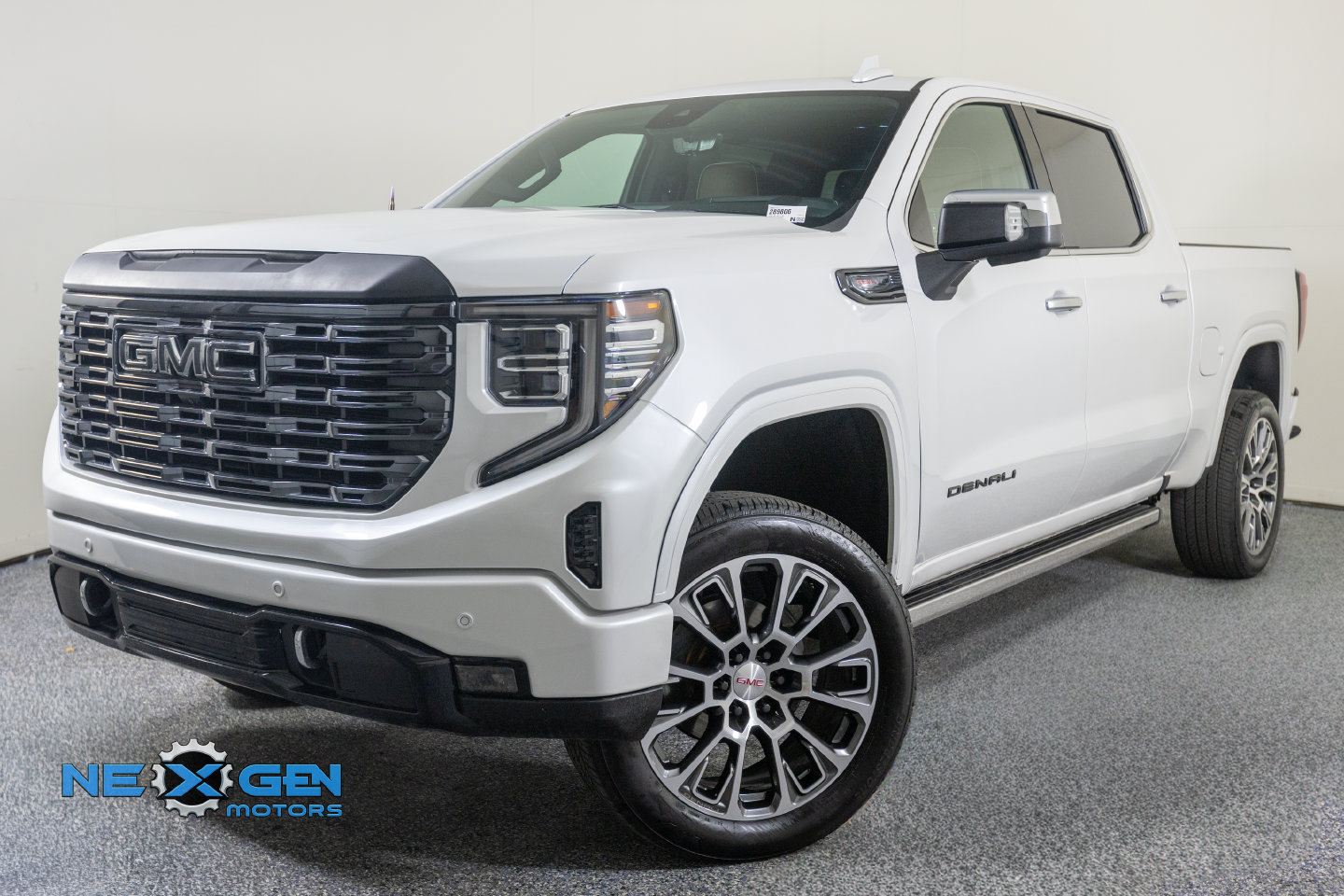Used 2024 GMC Sierra 1500 Denali Ultimate AWD/4WD image 10