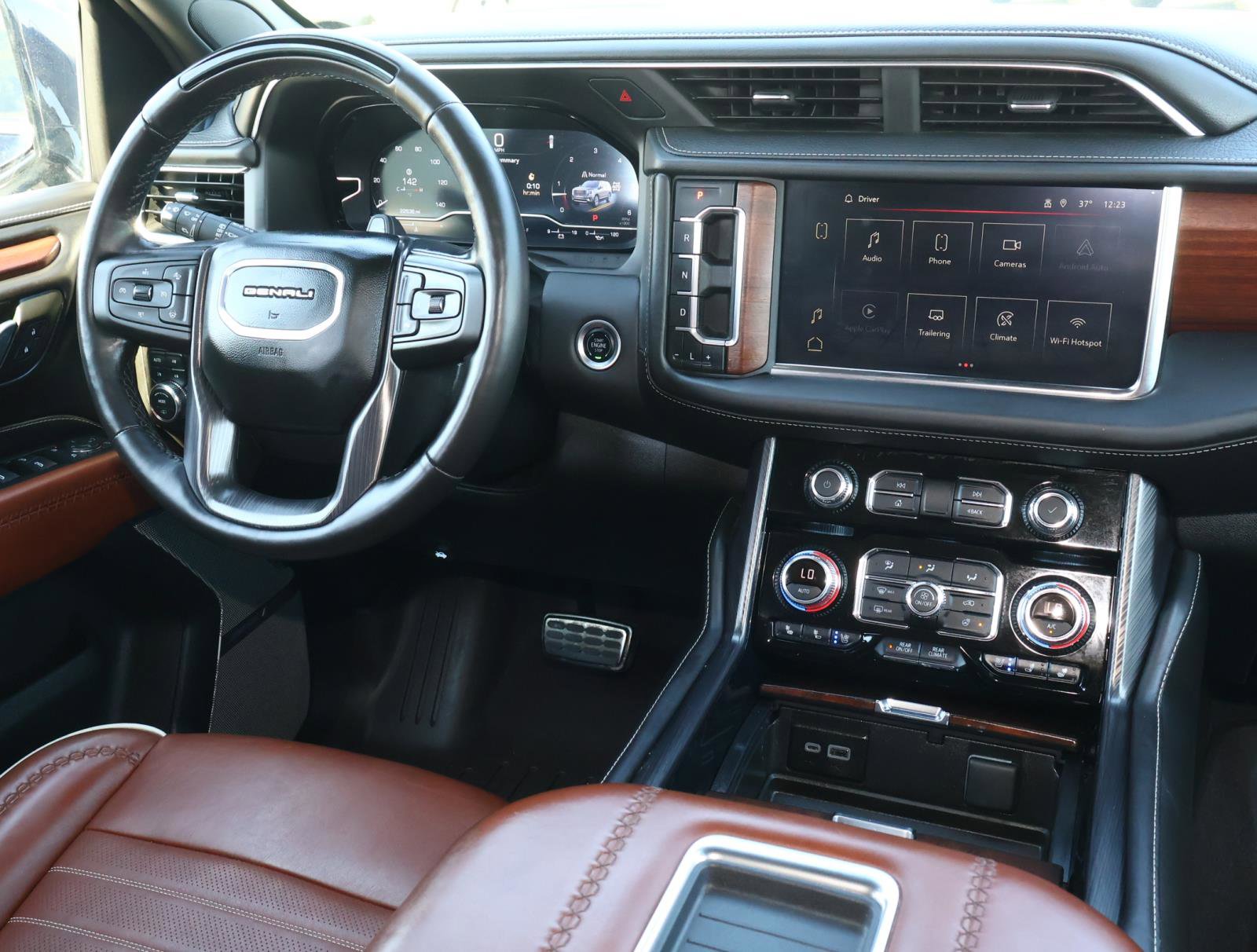 Used 2024 GMC Yukon XL Denali Ultimate image 13