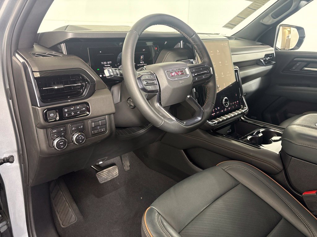 Used 2025 GMC Yukon AT4 w/ AT4 Premium Plus Package AWD/4WD image 23