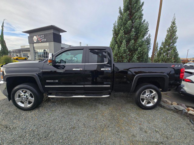 Used 2018 Chevrolet Silverado 2500 LTZ w/ Vortec Plus Package image 7