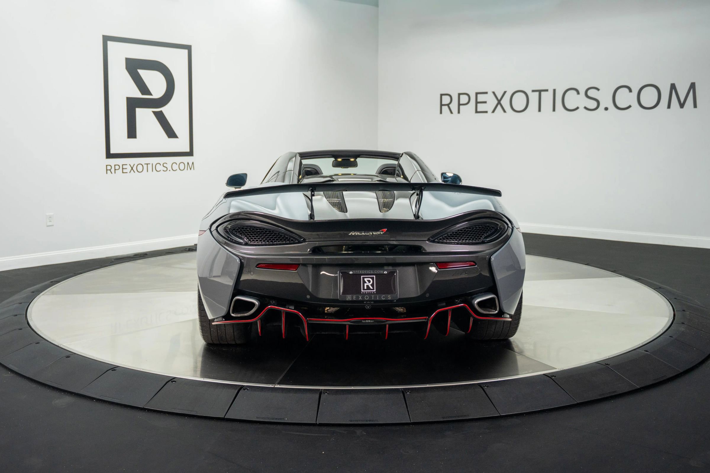 Used 2018 McLaren 570S Spider image 16