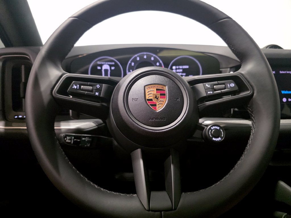 New 2026 Porsche Cayenne Coupe AWD/4WD image 25