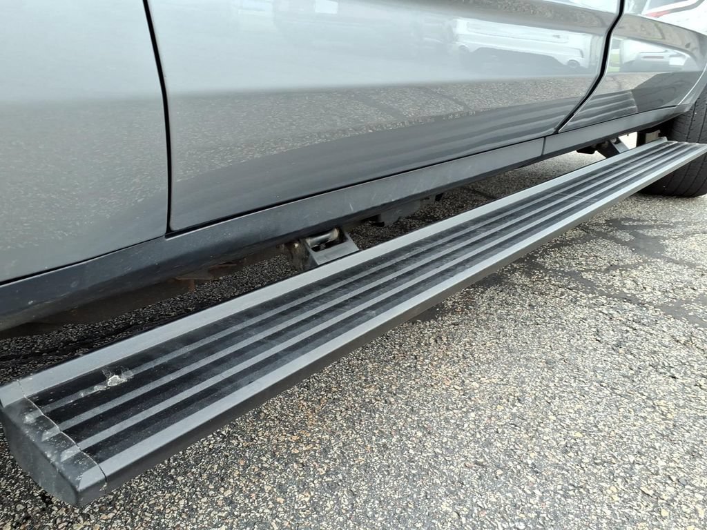 Used 2023 Chevrolet Suburban Premier AWD/4WD image 9