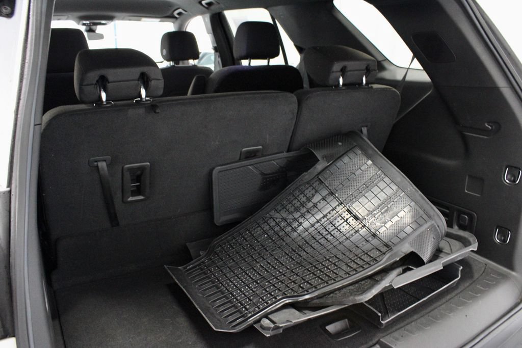 Used 2023 Chevrolet Traverse LT FWD image 16