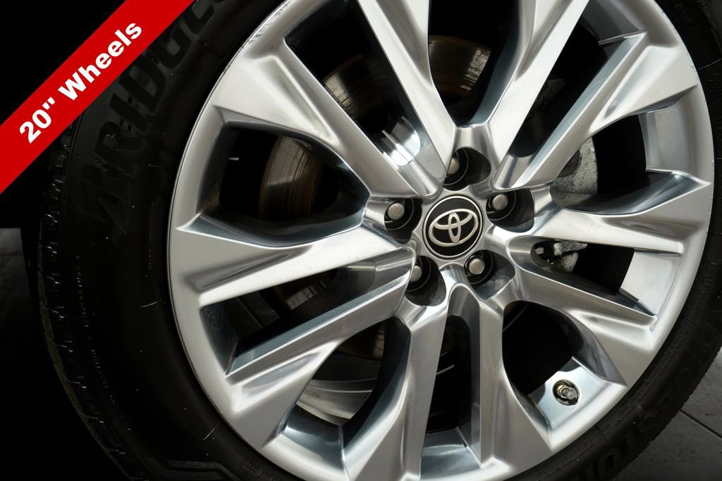 Used 2023 Toyota Highlander Limited FWD image 12
