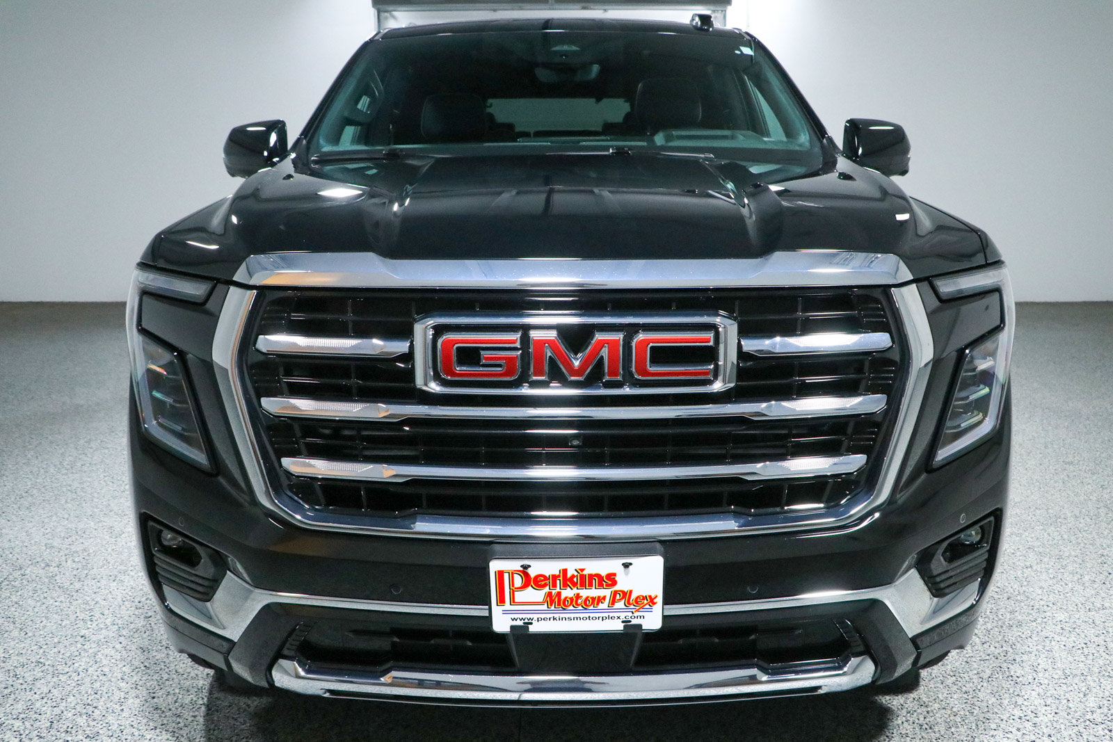 Used 2025 GMC Yukon Elevation w/ LPO, Elevation Black Package AWD/4WD image 4