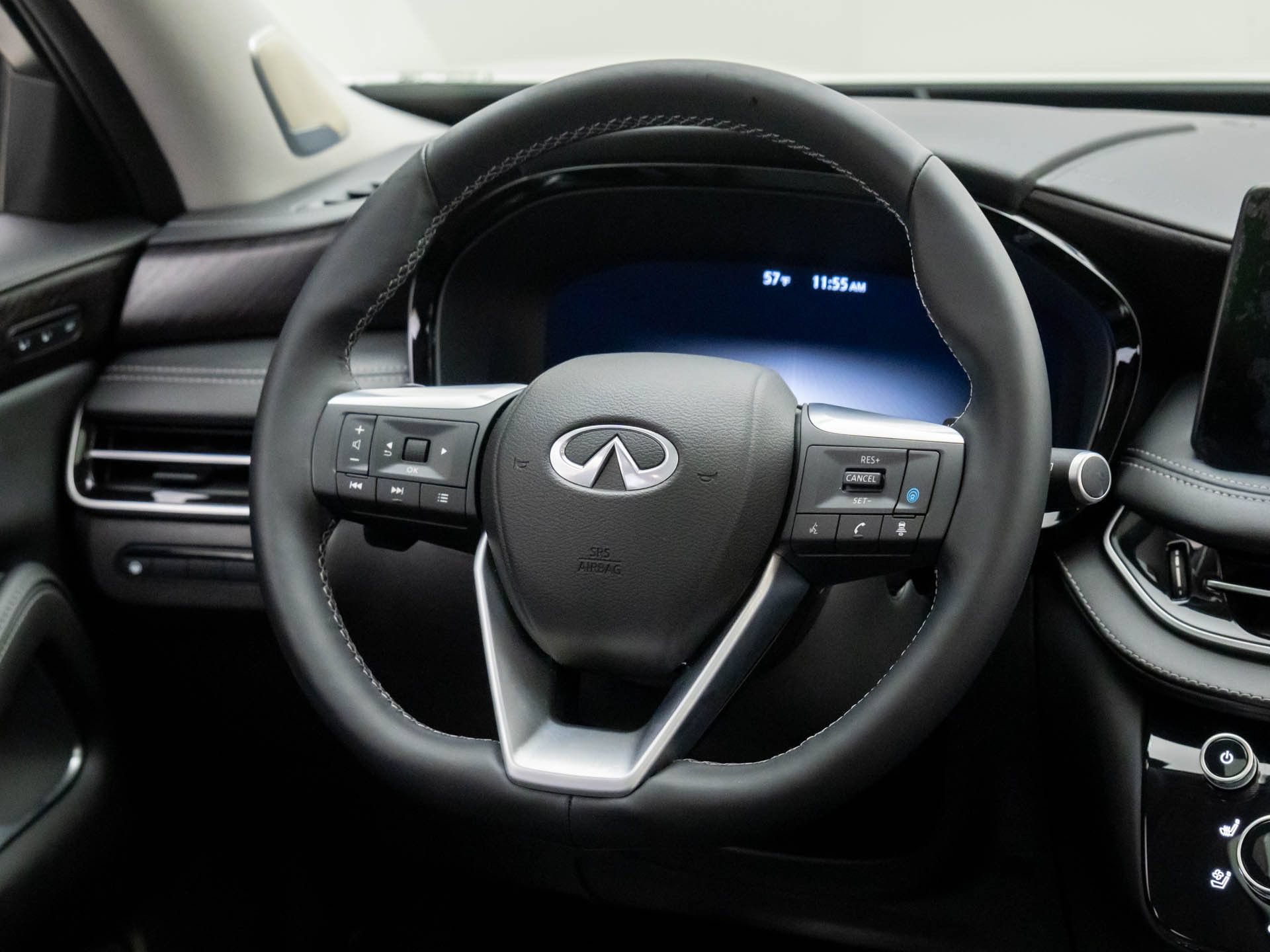 Used 2023 INFINITI QX60 Sensory w/ Cargo Package AWD/4WD image 11