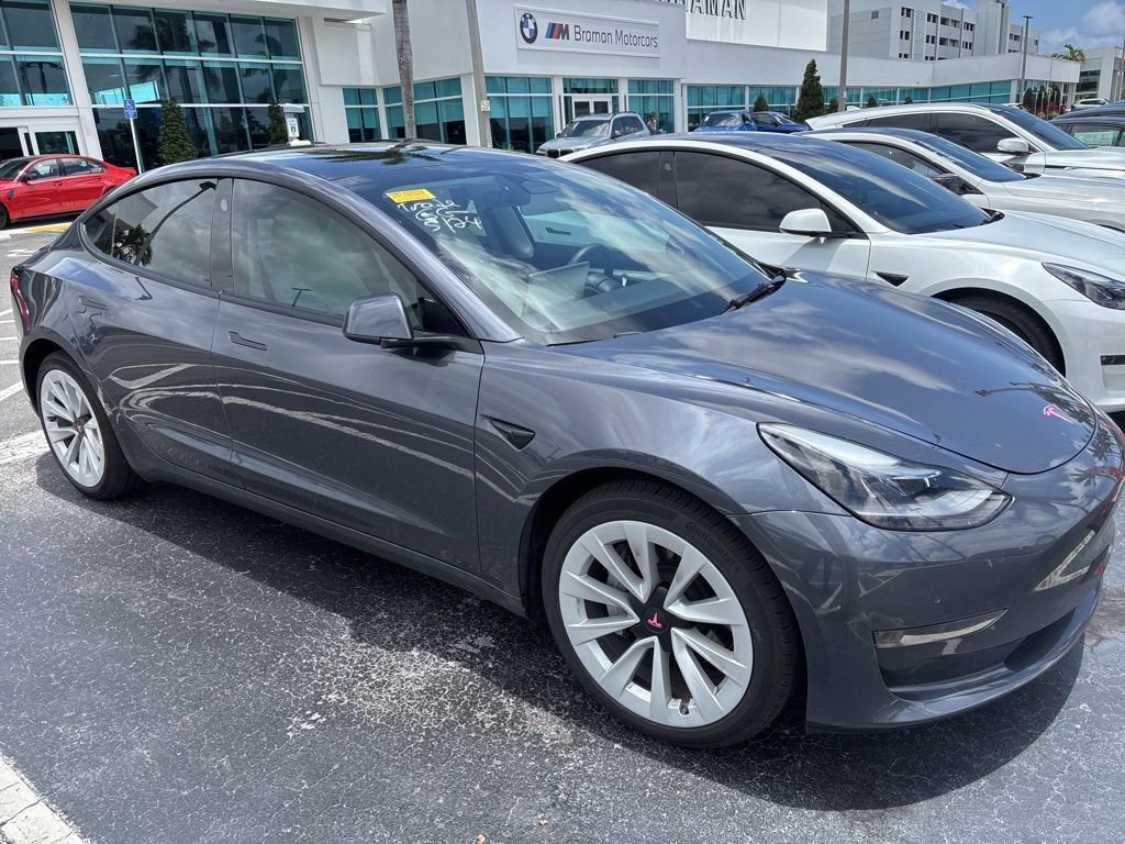 Used 2023 Tesla Model 3 Standard Range RWD image 4