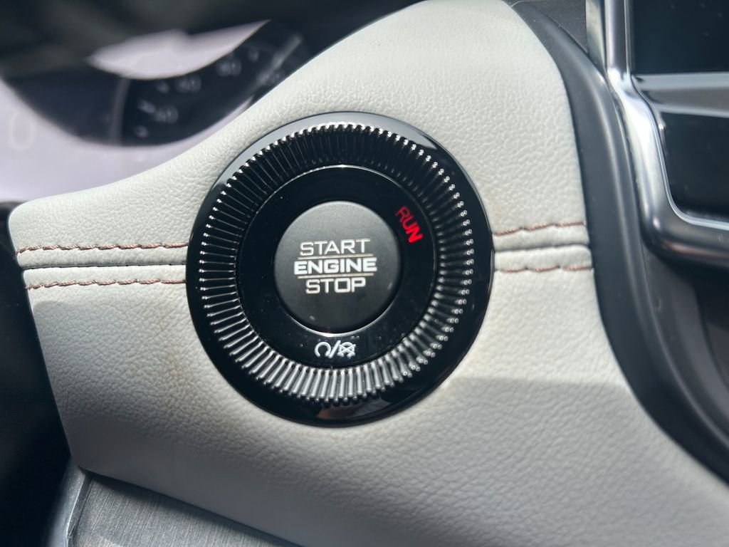 Certified 2022 Jeep Compass Limited AWD/4WD image 16
