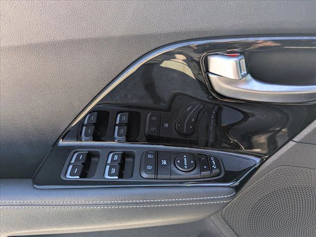 Used 2022 Kia Niro EX image 10