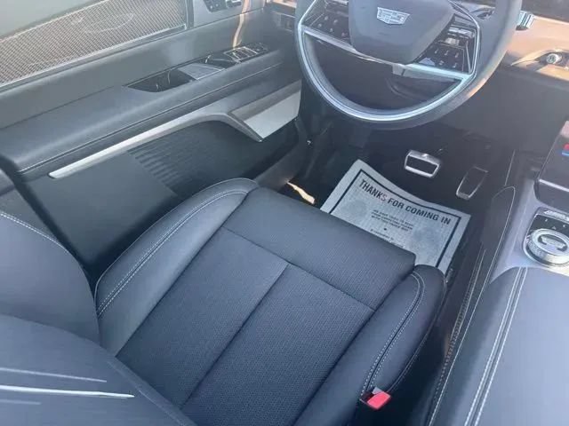 New 2027 Cadillac Vistiq Sport w/ LPO, Floor Liner Package AWD/4WD image 23