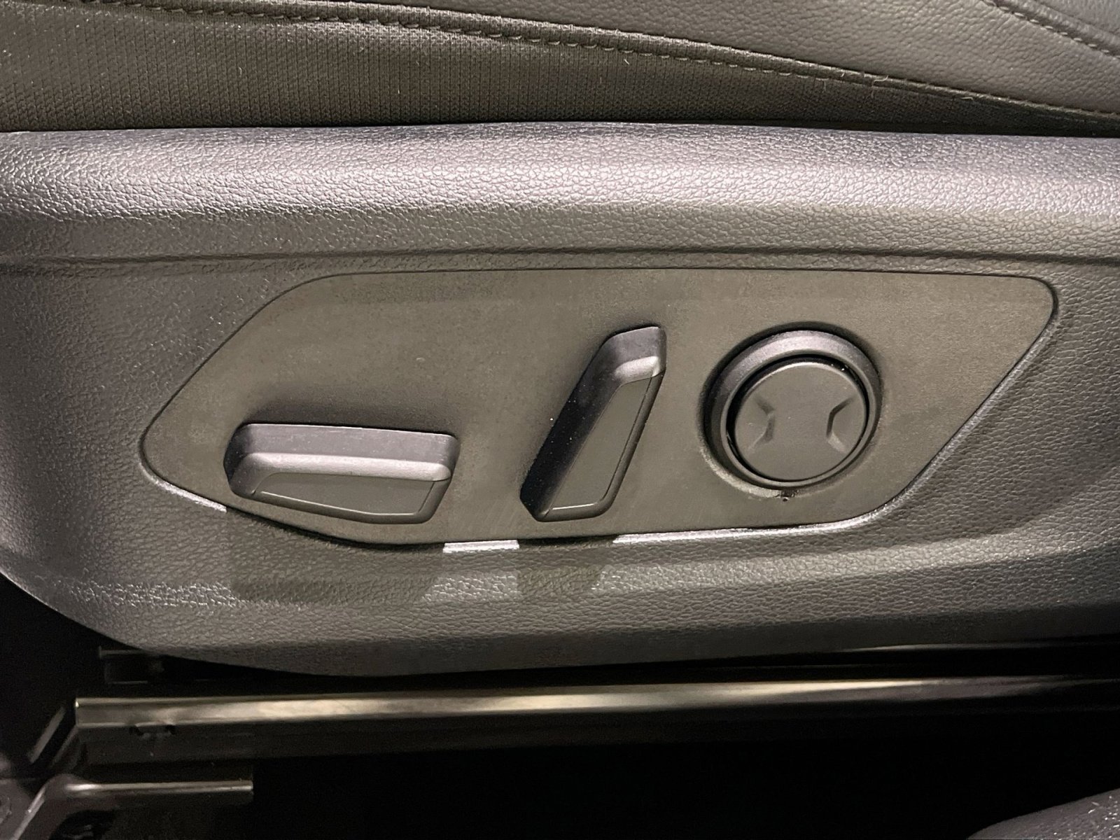 Used 2023 Kia Sportage EX image 24