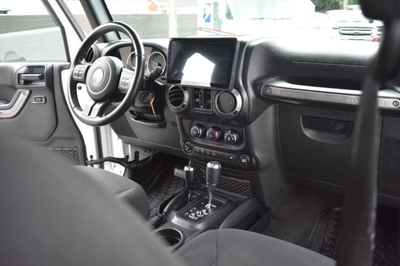 Used 2018 Jeep Wrangler Unlimited Sport S AWD/4WD image 8