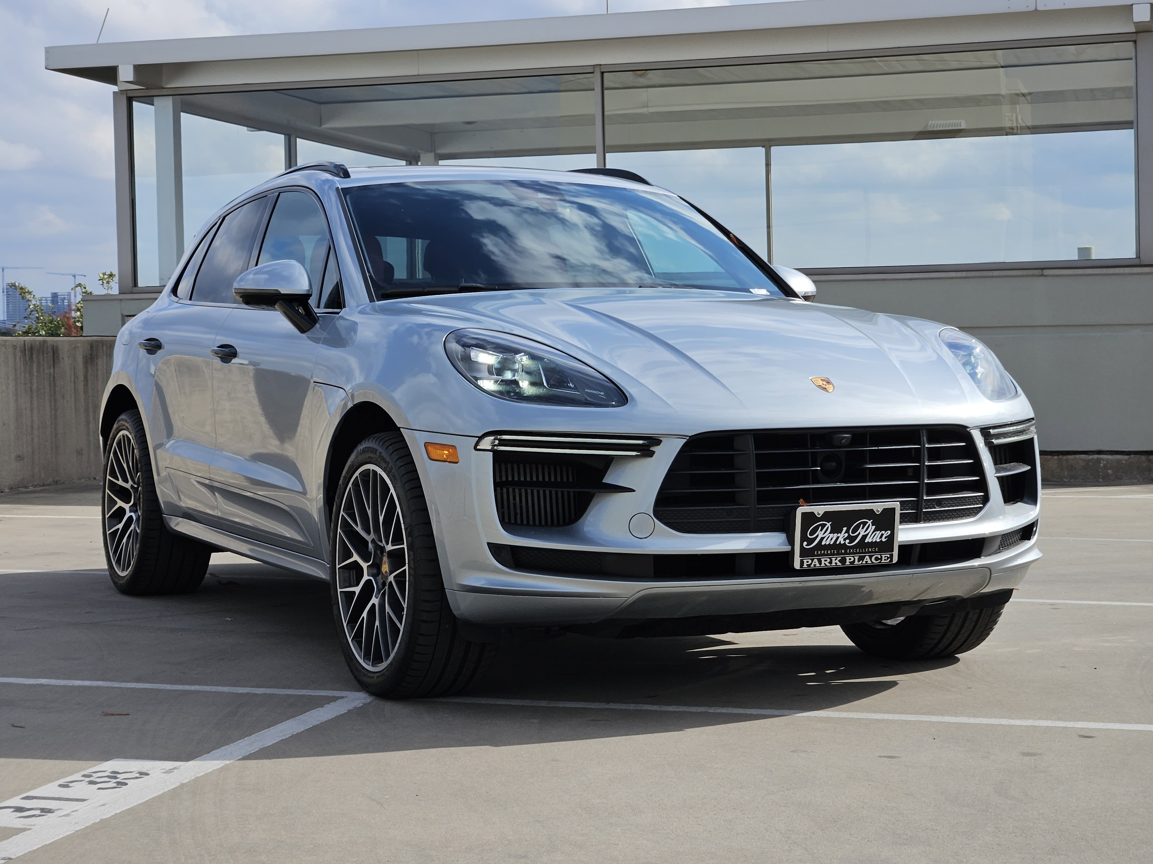 Used 2021 Porsche Macan Turbo image 10