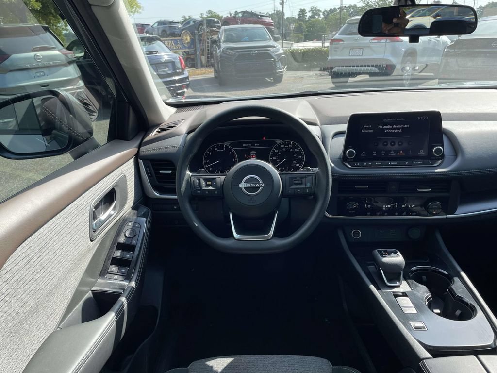Used 2023 Nissan Rogue SV FWD image 14