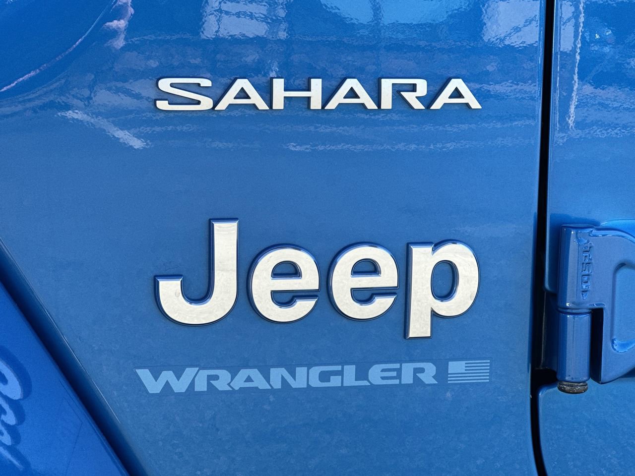 Used 2024 Jeep Wrangler Unlimited Sahara w/ Technology Group image 38