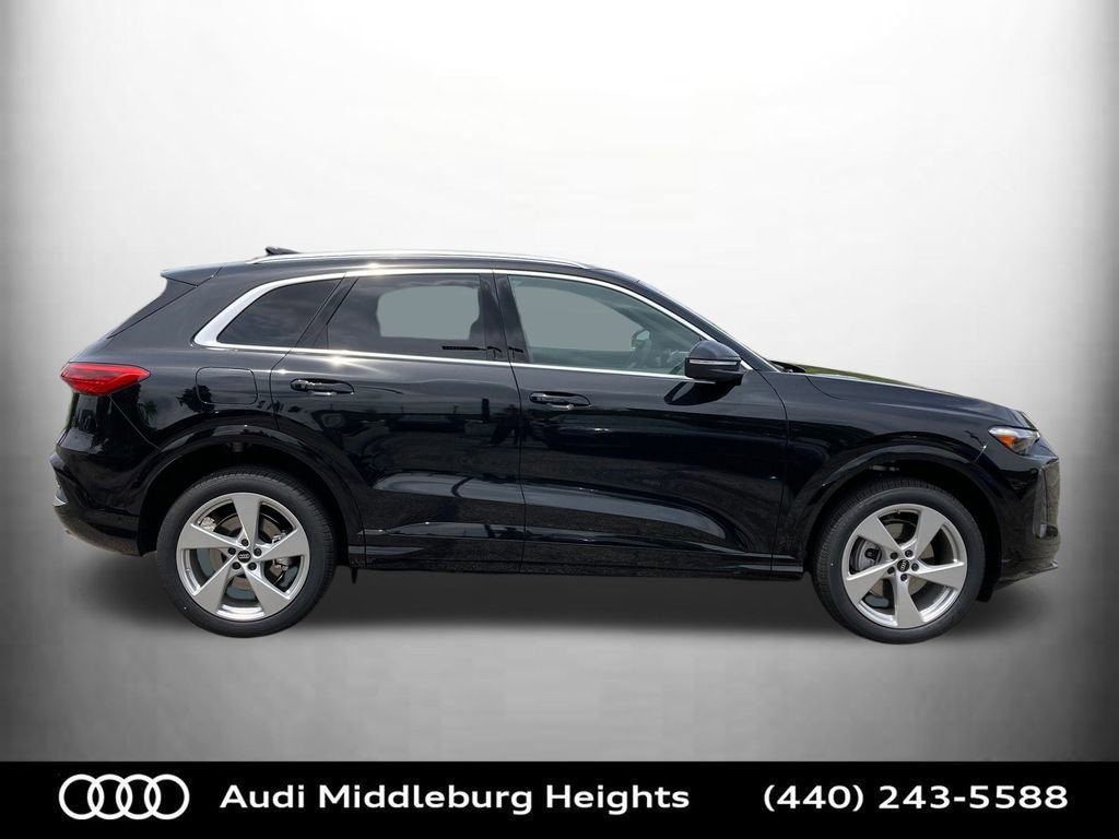 Used 2025 Audi Q5 Premium w/ Convenience Package image 5