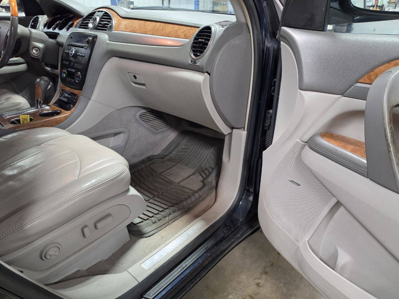 Used 2008 Buick Enclave CXL AWD/4WD image 15