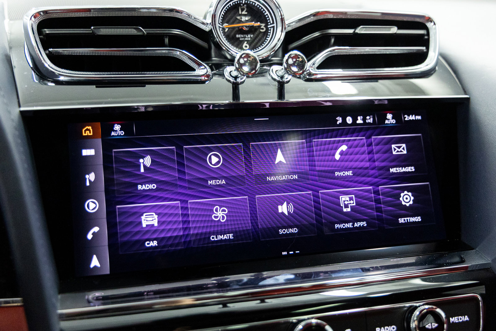 Used 2022 Bentley Bentayga image 31