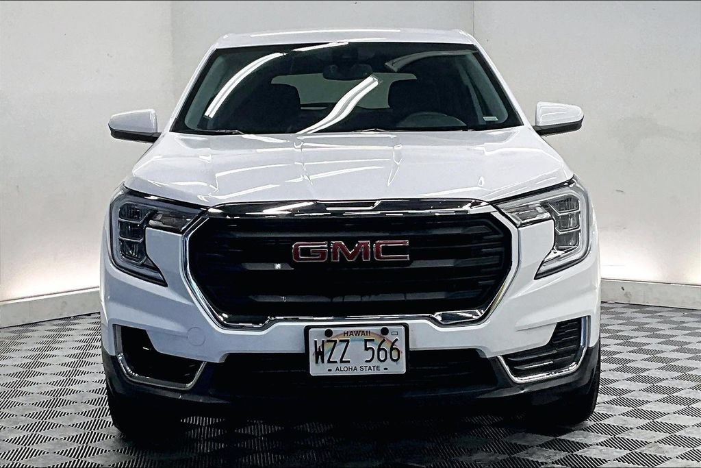 Used 2024 GMC Terrain SLE FWD image 2