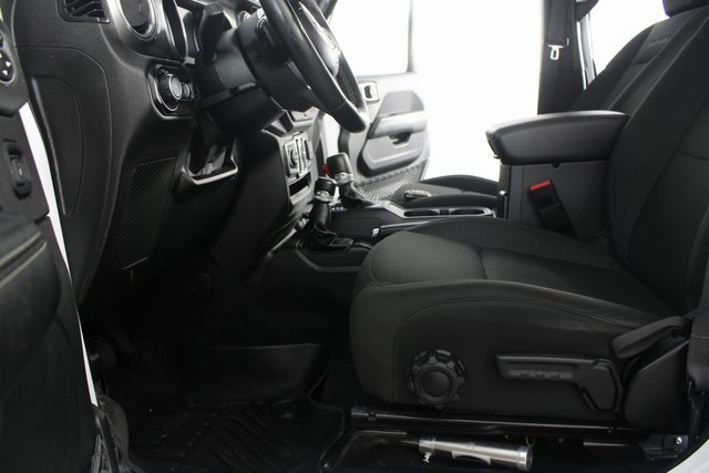 Used 2020 Jeep Wrangler Unlimited Sahara image 15