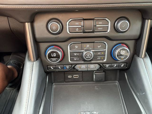 Used 2022 Chevrolet Suburban High Country AWD/4WD image 32